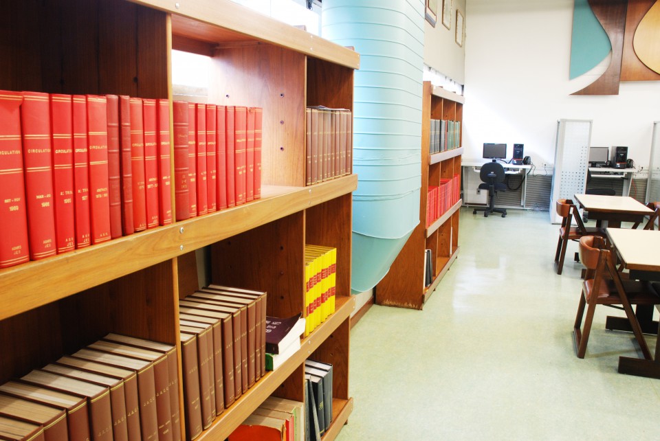 Library Mendonça de Barros